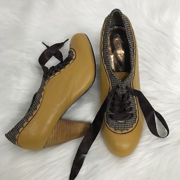 Mustard Oxford Booties - Picture 4 of 8